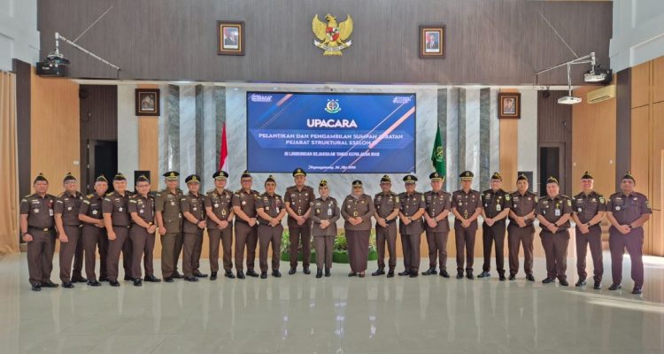 Kajati Kepri Lantik Pejabat Eselon IV, Tekankan Integritas dan Profesionalisme