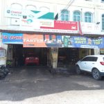 Autozone Jaya bengkel mobil di Pasar Tiban Center Batam dengan layanan lengkap dan mekanik berpengalaman