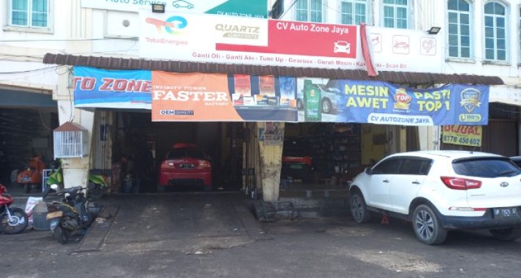 Autozone Jaya bengkel mobil di Pasar Tiban Center Batam dengan layanan lengkap dan mekanik berpengalaman